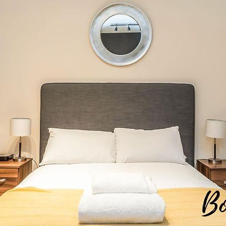 Spacious 2Br-1Ba - Grassmarket - Free Parking By Bonjour Residences إدنبرة المظهر الخارجي الصورة