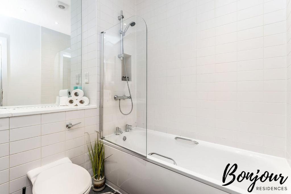 Spacious 2Br-1Ba - Grassmarket - Free Parking By Bonjour Residences إدنبرة المظهر الخارجي الصورة