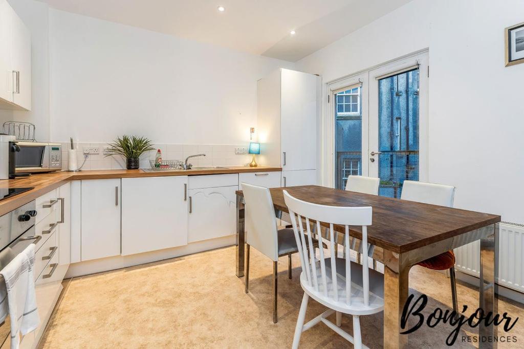 Spacious 2Br-1Ba - Grassmarket - Free Parking By Bonjour Residences إدنبرة المظهر الخارجي الصورة