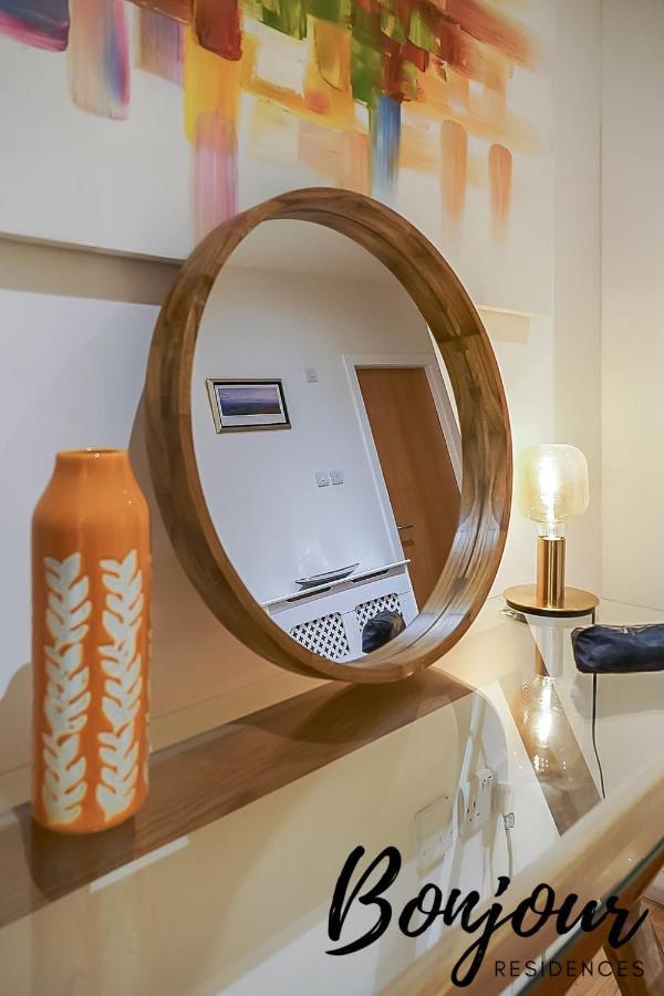 Spacious 2Br-1Ba - Grassmarket - Free Parking By Bonjour Residences إدنبرة المظهر الخارجي الصورة