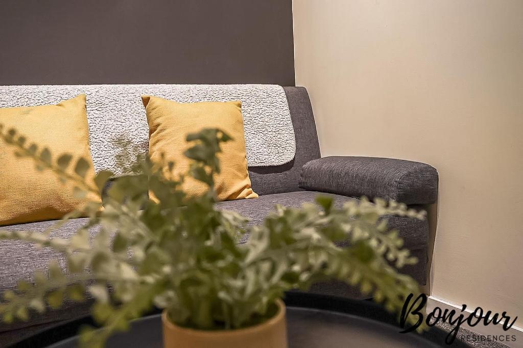 Spacious 2Br-1Ba - Grassmarket - Free Parking By Bonjour Residences إدنبرة المظهر الخارجي الصورة