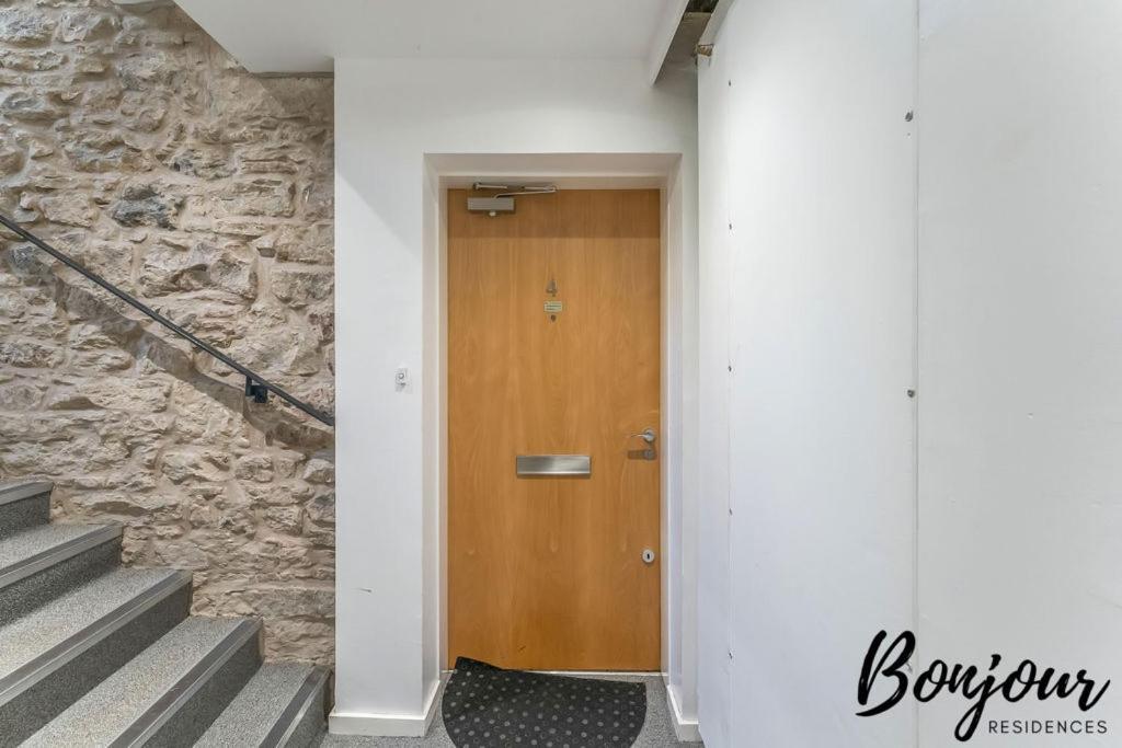 Spacious 2Br-1Ba - Grassmarket - Free Parking By Bonjour Residences إدنبرة المظهر الخارجي الصورة