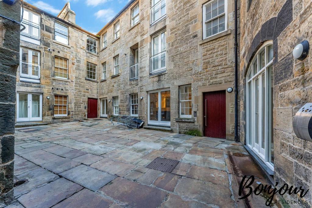 Spacious 2Br-1Ba - Grassmarket - Free Parking By Bonjour Residences إدنبرة المظهر الخارجي الصورة