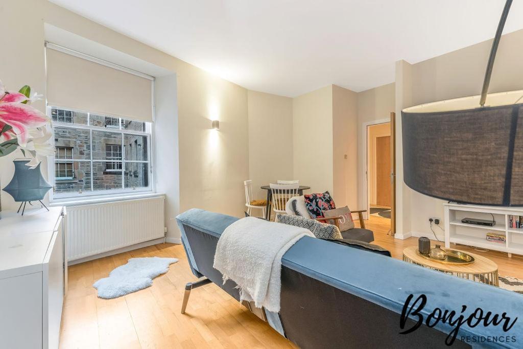 Spacious 2Br-1Ba - Grassmarket - Free Parking By Bonjour Residences إدنبرة المظهر الخارجي الصورة