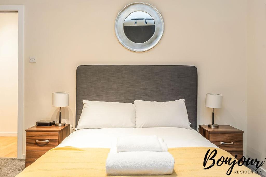 Spacious 2Br-1Ba - Grassmarket - Free Parking By Bonjour Residences إدنبرة المظهر الخارجي الصورة