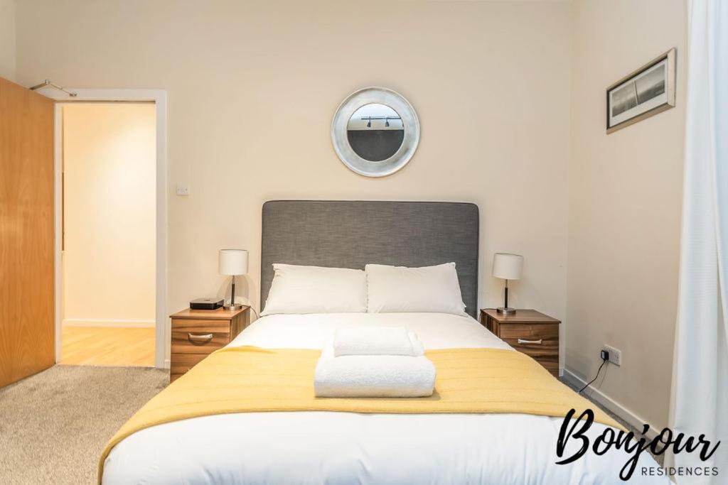 Spacious 2Br-1Ba - Grassmarket - Free Parking By Bonjour Residences إدنبرة المظهر الخارجي الصورة