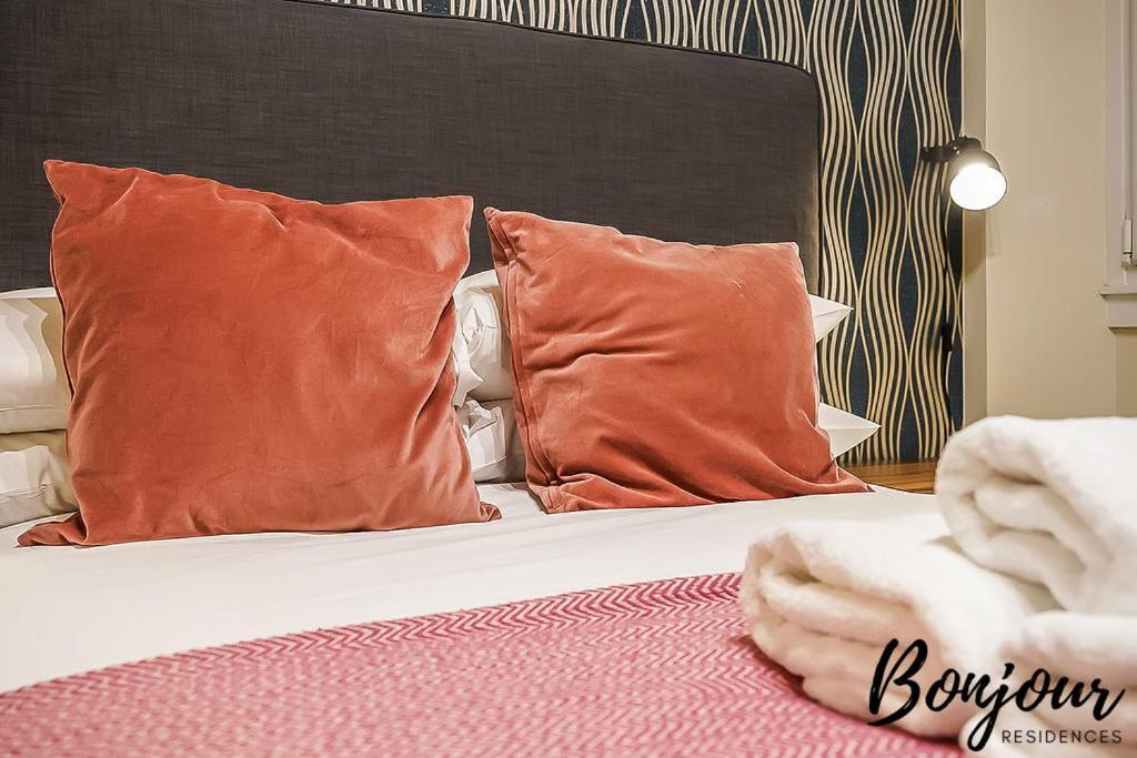 Spacious 2Br-1Ba - Grassmarket - Free Parking By Bonjour Residences إدنبرة المظهر الخارجي الصورة
