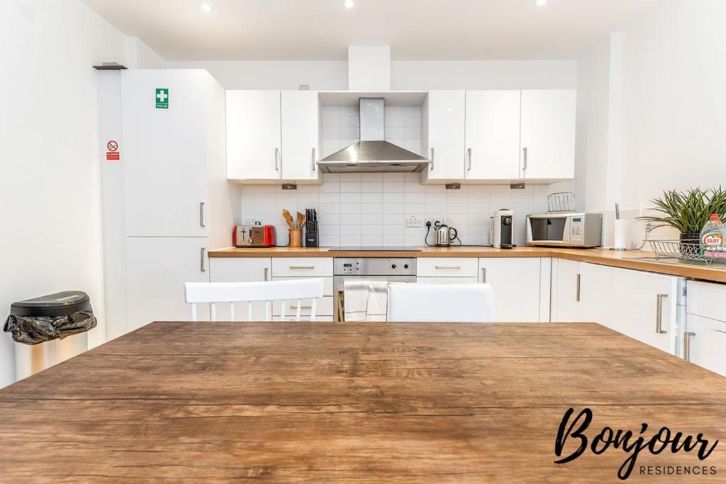 Spacious 2Br-1Ba - Grassmarket - Free Parking By Bonjour Residences إدنبرة المظهر الخارجي الصورة