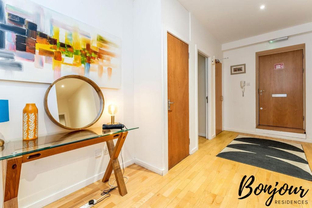 Spacious 2Br-1Ba - Grassmarket - Free Parking By Bonjour Residences إدنبرة المظهر الخارجي الصورة